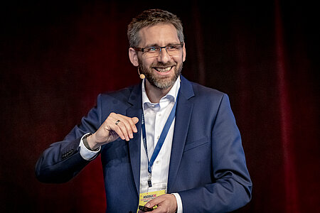 Ein Bild des Personalberaters Henrik Zaborowski, der in Folge 17 des LVQ-Podcasts zu Gast war